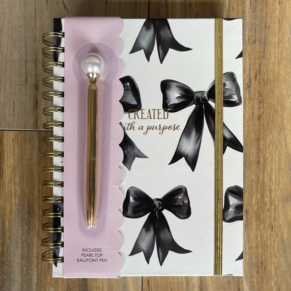 Journal and pen white with black bows